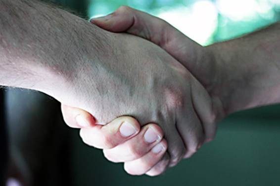 31 handshakeSmall