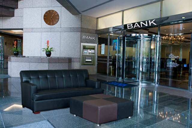 32 BankEntrySmall
